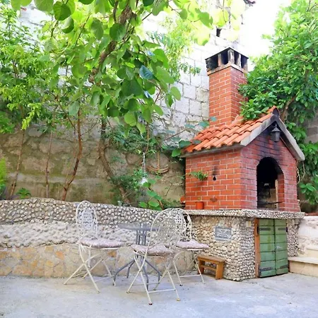 Apartmán Nikolla 5 *