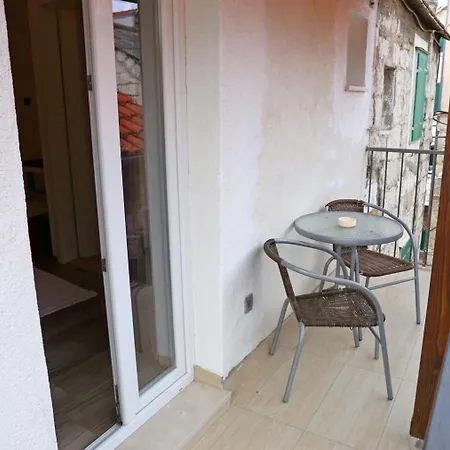 Nikolla 5 Apartmán *